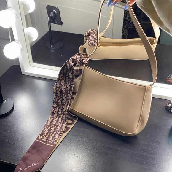 Dior head tie ✨ - Picture 3 of 9